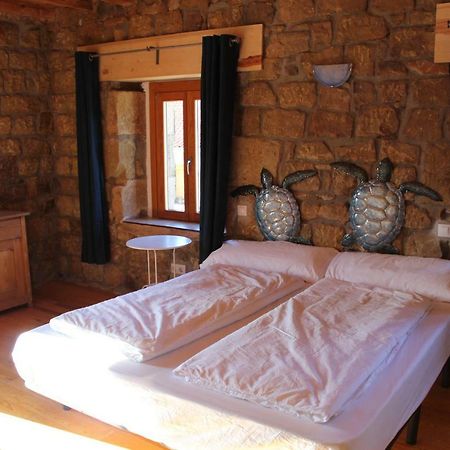 킨타나르 데 라 시에라 La Casa De La Petra 게스트하우스 외부 사진